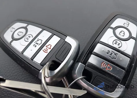 2017 Ford Edge Titanium z USA, uszkodzony, nr VIN 2FMPK3K86HBC63130